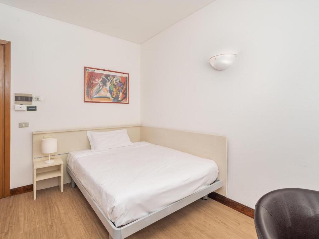 B&B Hotel Eurorest Conegliano - Tap to explore photos