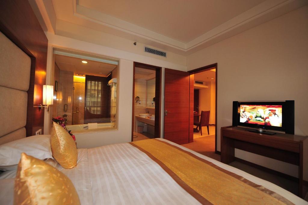 Сьюит (Представительский люкс - Для некурящих), Ramada Plaza Guangzhou
