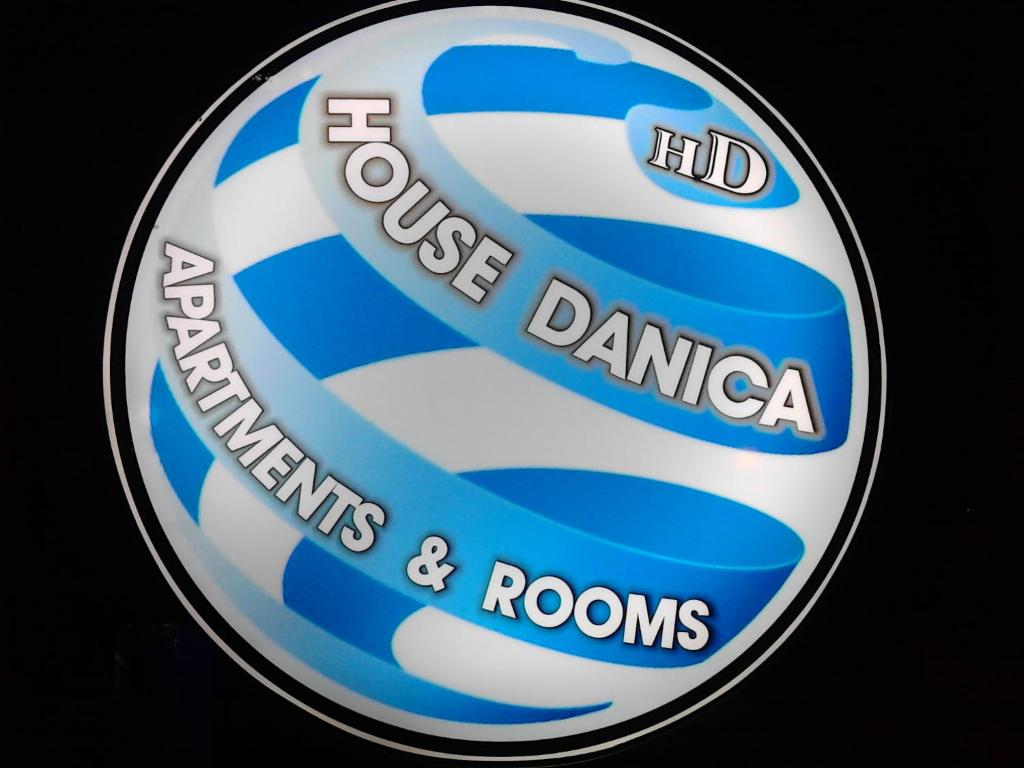 House Danica Apartments & Rooms photo 1