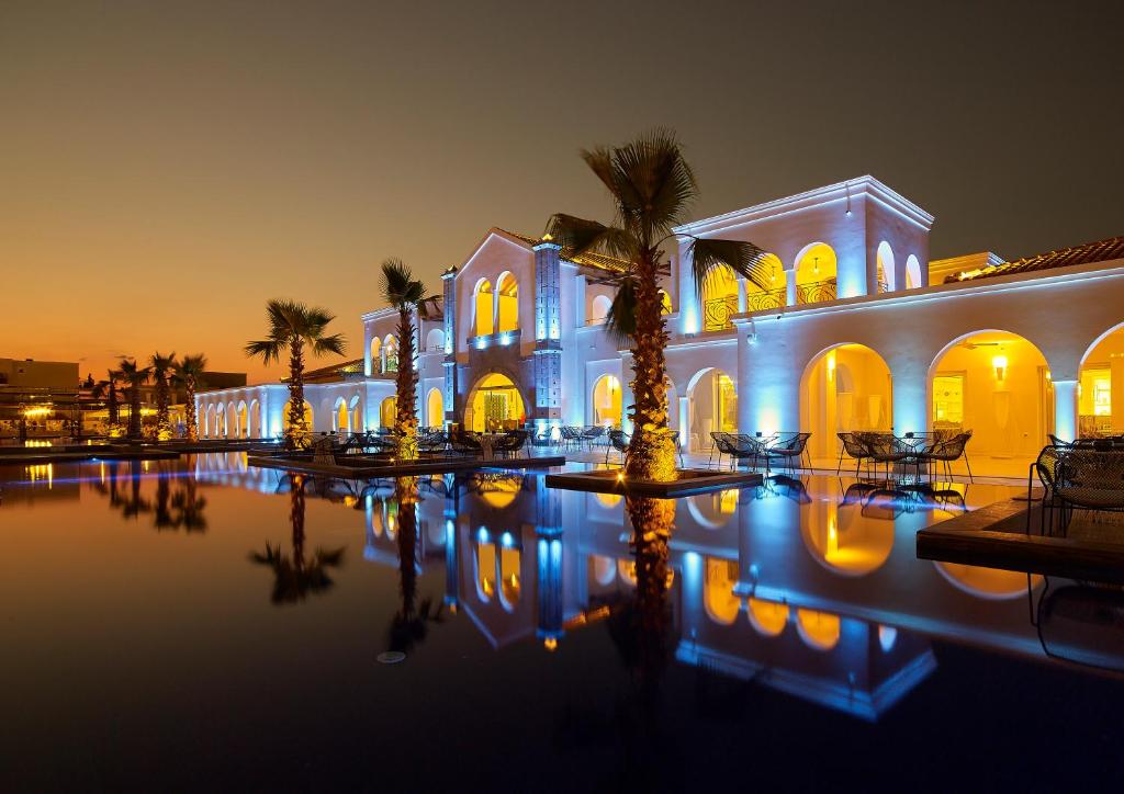 Anemos Luxury Grand Resort photo 3