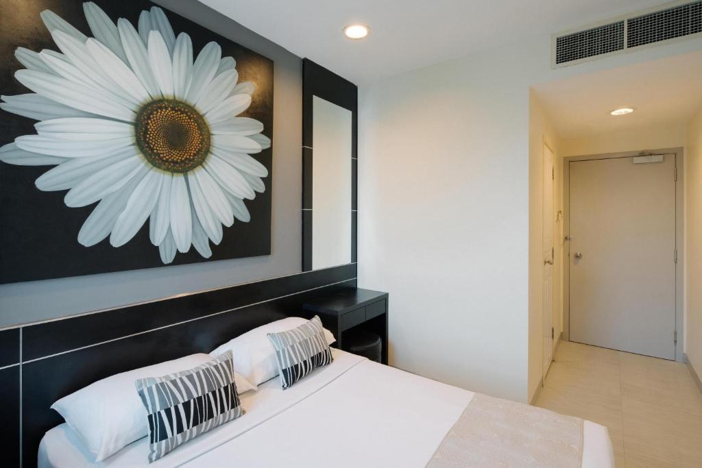 Двухместный (Улучшенный двухместный номер с 1 кроватью), Hotel 81 Changi