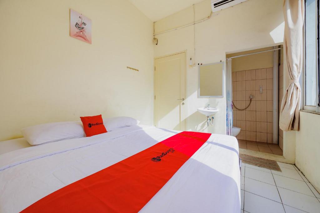 RedDoorz near Soekarno Hatta Airport 3, Tangerang