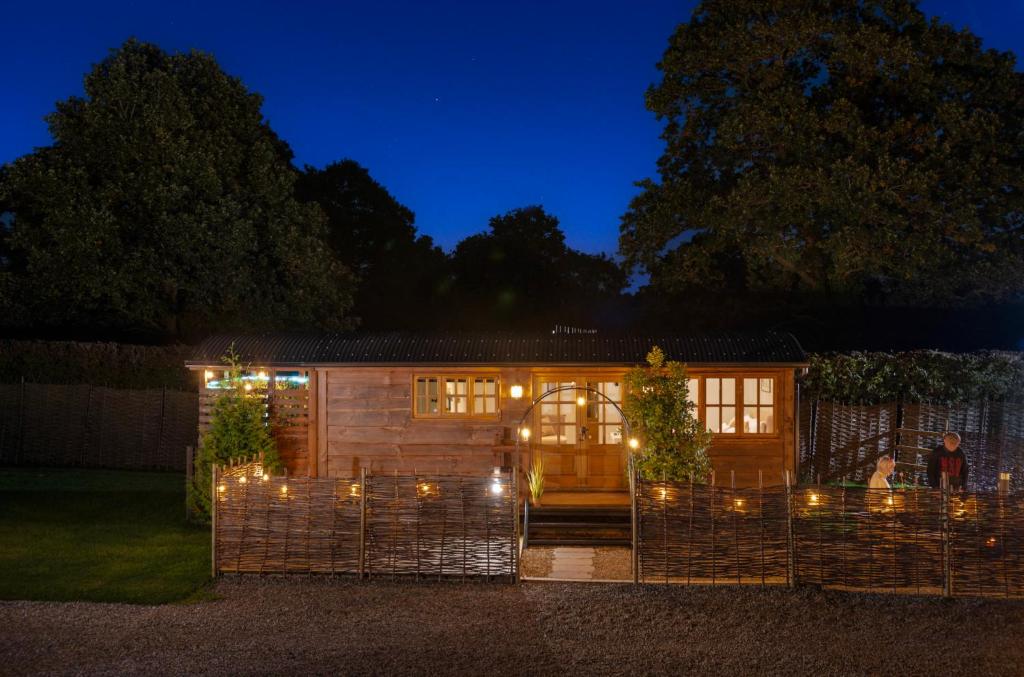 Ockeridge Rural Retreats Room Type - Shepherds Retreat Mobile Home