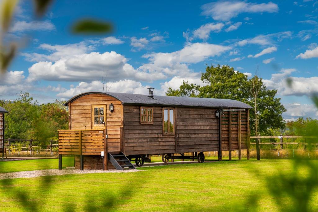 Ockeridge Rural Retreats - Tap to explore photos