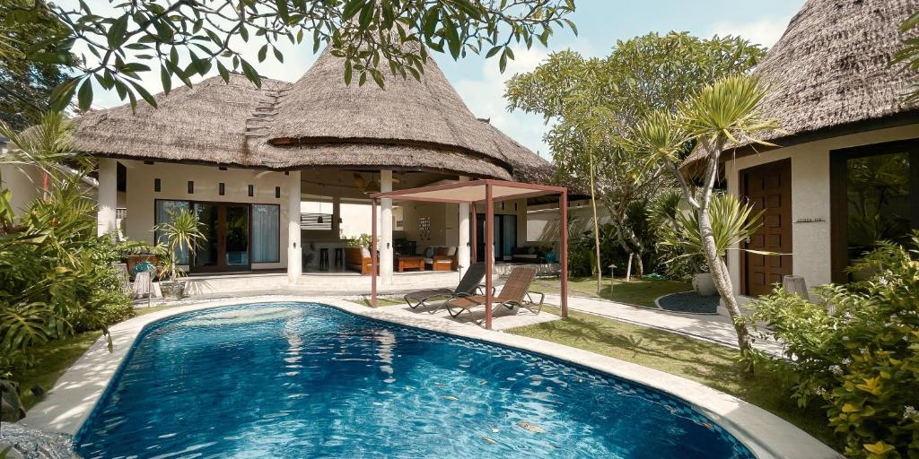 Aruni Bali Jimbaran Boutique Villa Room Type - Three-Bedroom Villa with Private Pool and Garden