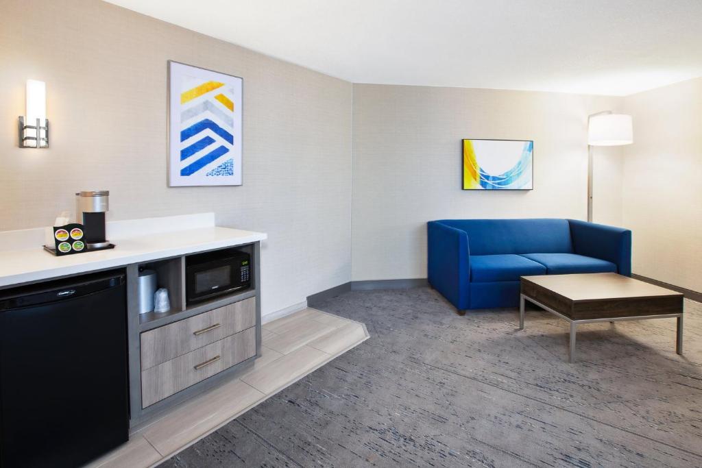 Holiday Inn Express Casper-Interstate 25 by IHG - Tap to explore photos