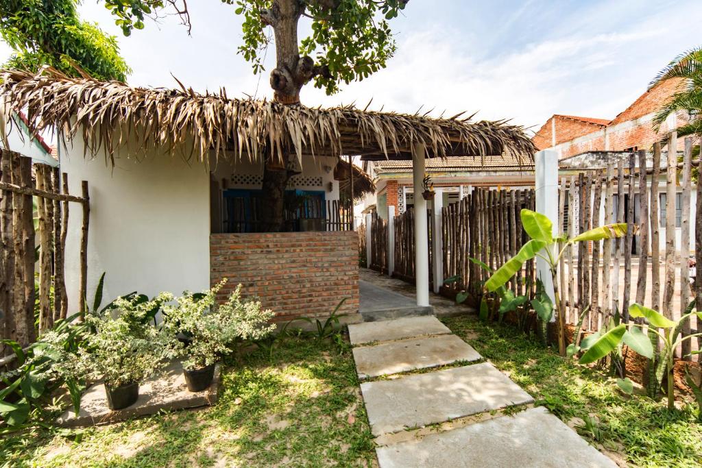 Cashew Tree Bungalow