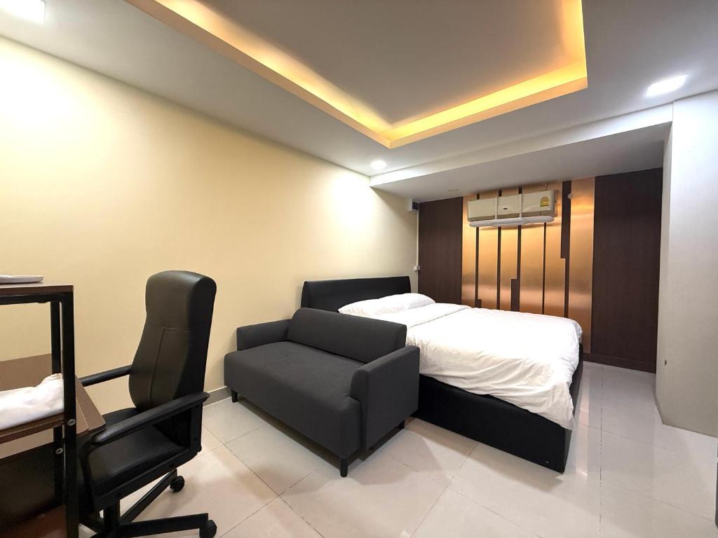 The Victory View - Hostel - Adults only Room Type - Deluxe Double Room