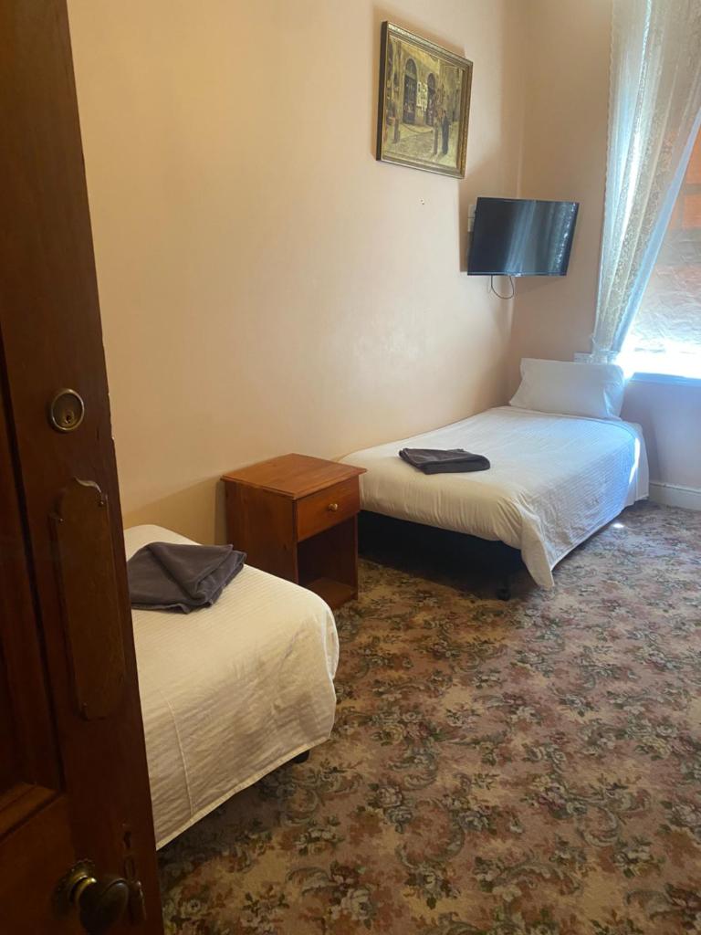 Commercial Hotel Camperdown Room Type - Budget Twin Room