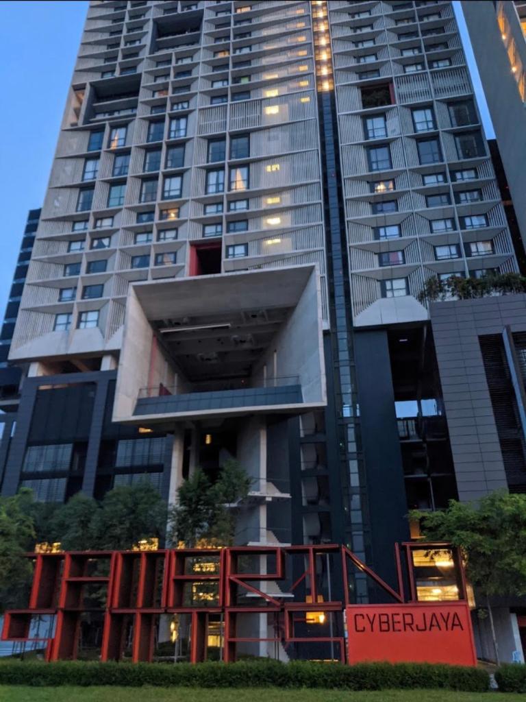 B & B Cozy Duplex Tamarind Square Cyberjaya, Sepang, Selangor