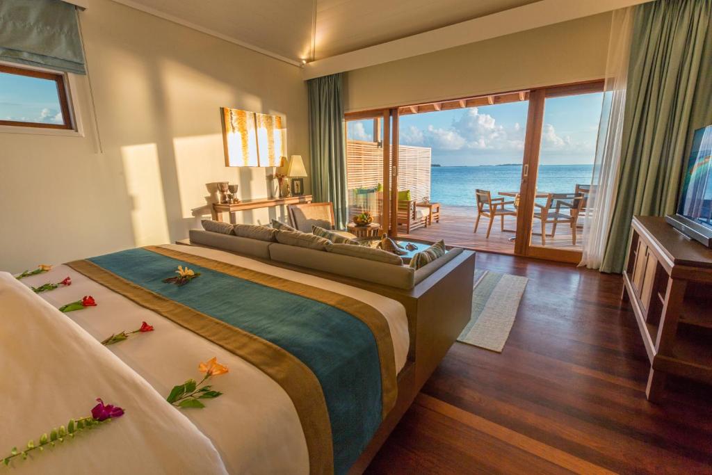Hurawalhi Island Resort photo 4