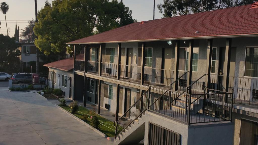Jewel City Inn photo 1