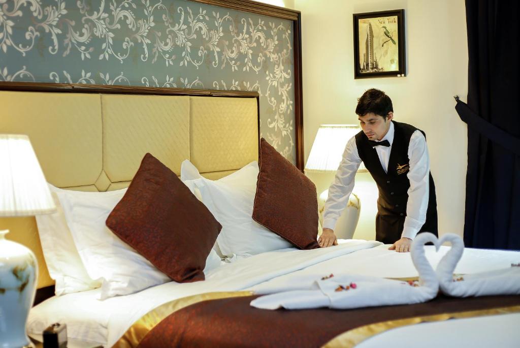 Rest Night Serviced Apartments- AlHamra - Tap to explore photos