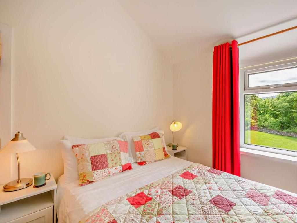 3 Bed in Keswick oc-sz148 - Tap to explore photos