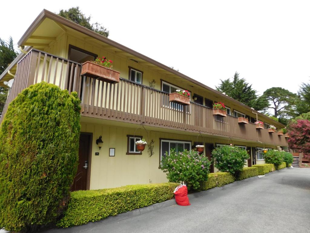 Deer Haven Inn image
