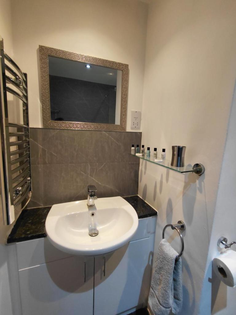 Victoria Bar Apartments Within the City Walls Free Parking - Tap to explore photos