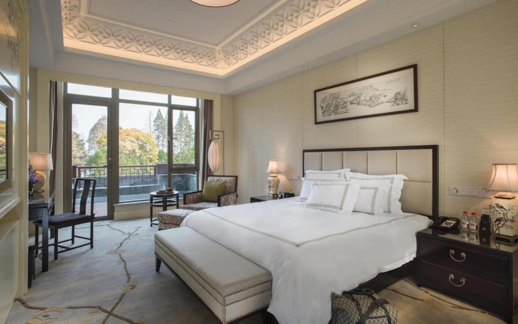 Двухместный (Улучшенный номер с кроватью размера «king-size»), West Lake State Guest House