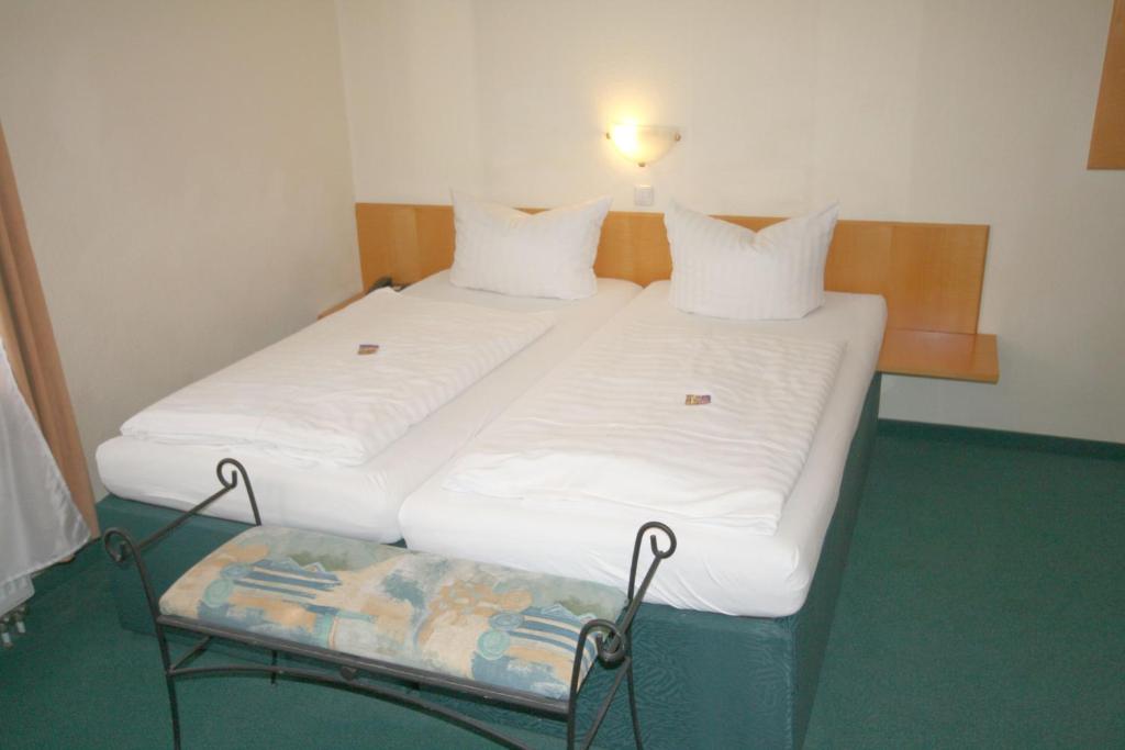 Двухместный (Двухместный номер с 1 кроватью), Classic Inn Hotel near the railway station