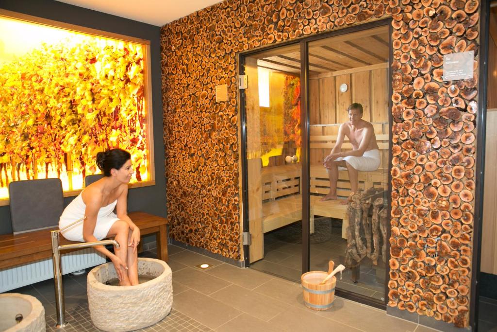 AKZENT Hotel Berg's Alte Bauernschänke- Wellness und Wein photo 4