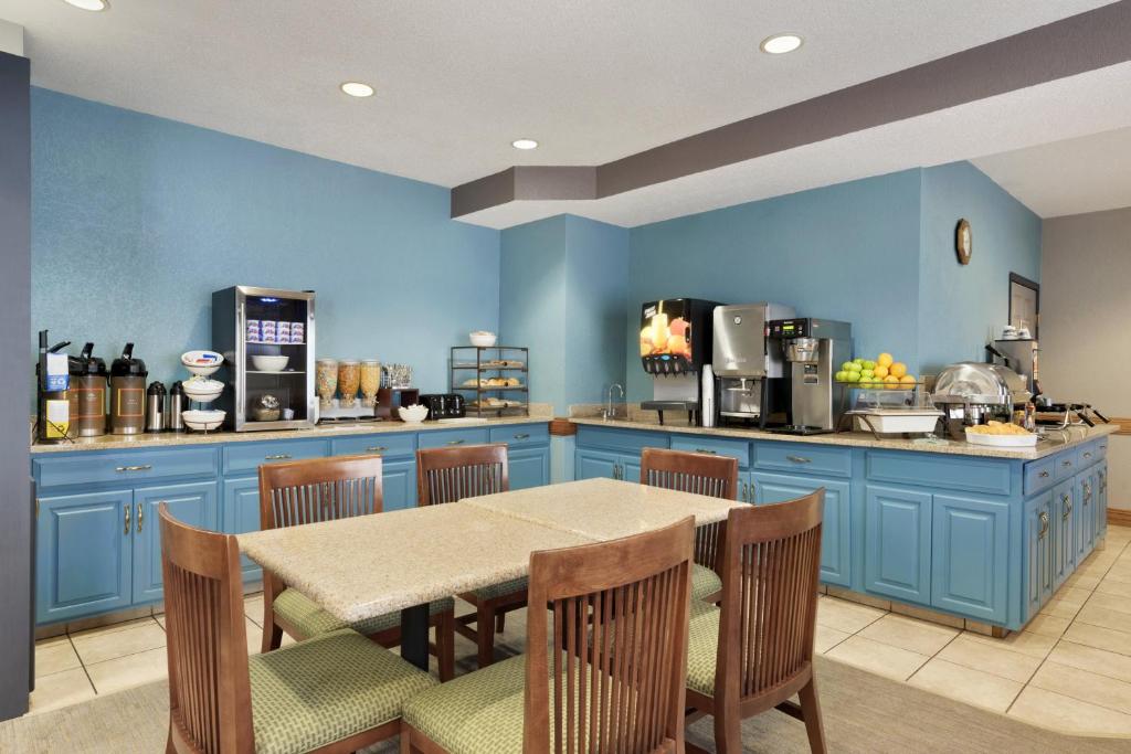 AmeriVu Inn & Suites - Shakopee photo 4