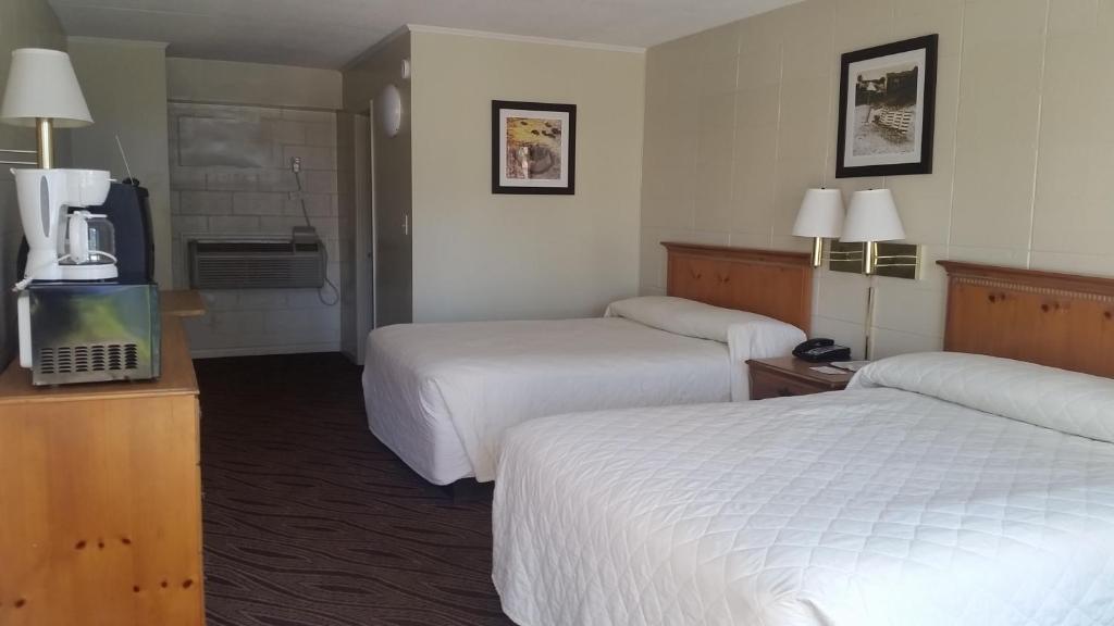 Admiral Motor Inn image