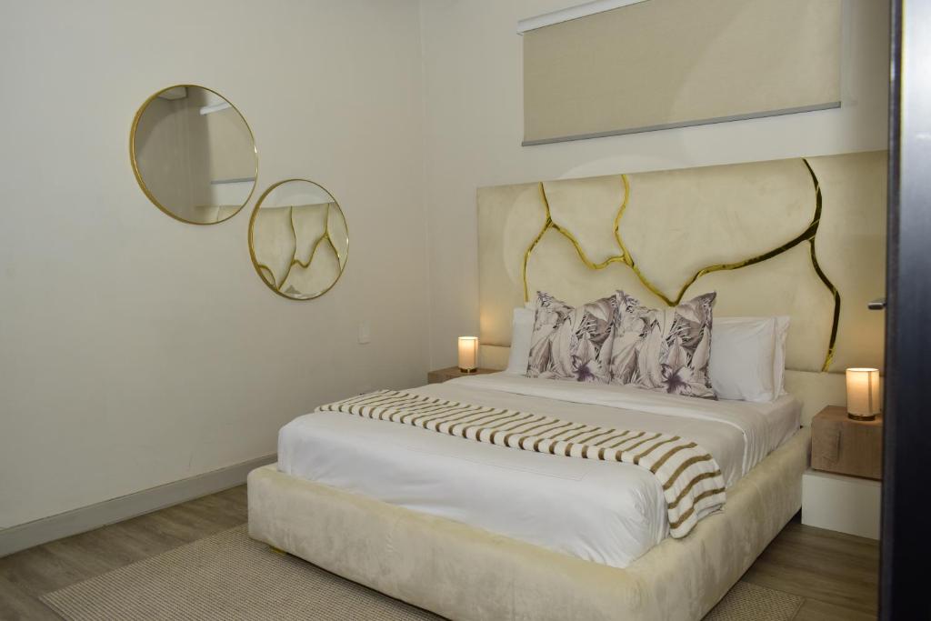 Sandton Celestial Apartment Power Backup Water Backup,Rooftop pool,Walk to Sandton City
