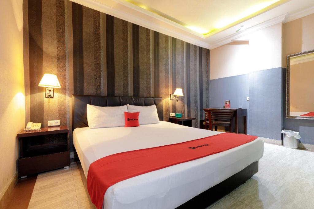 RedDoorz Plus near Simpang Tiga Tritayasa Cilegon