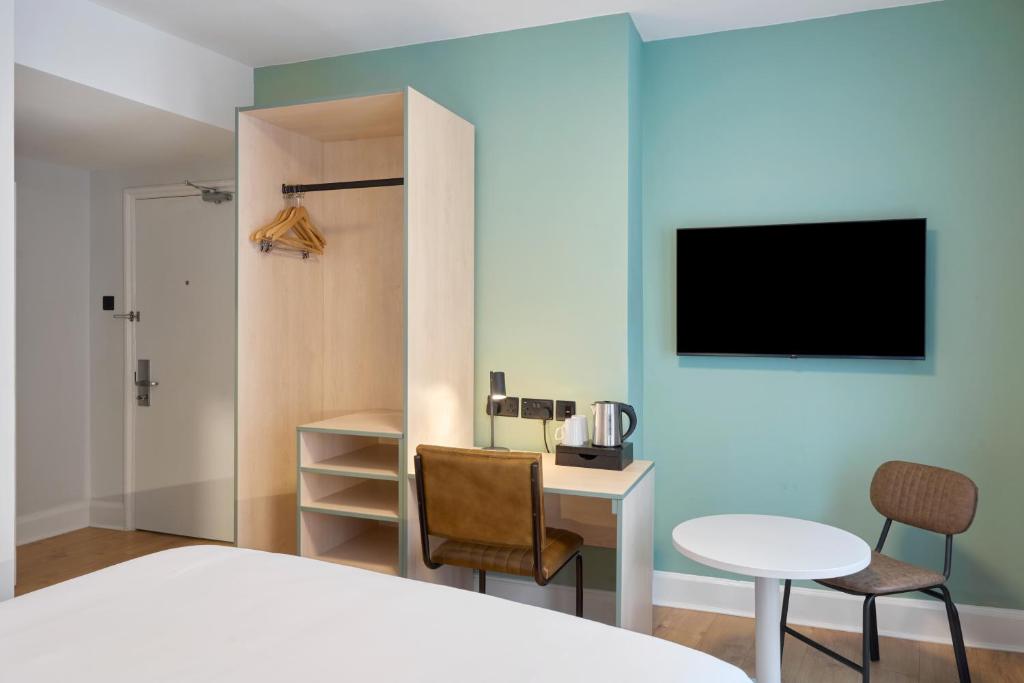 Garner Reading City Centre by IHG Room Type - Standard King Room