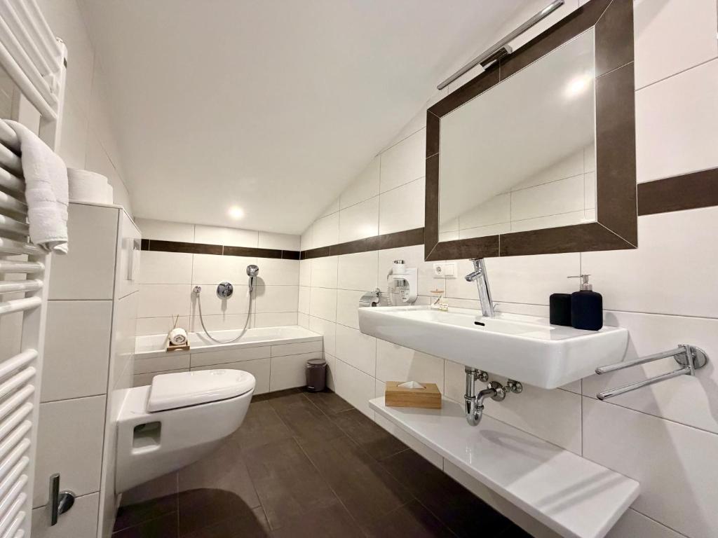 Boutique Hotel Alpenhof - Tap to explore photos