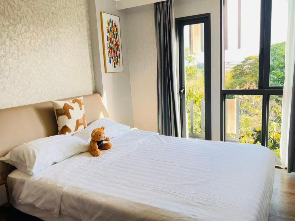 TheOneC8 Vacation Apartment High Floor with Swimming pool landscape Room Preferred Residence, Chiang Mai