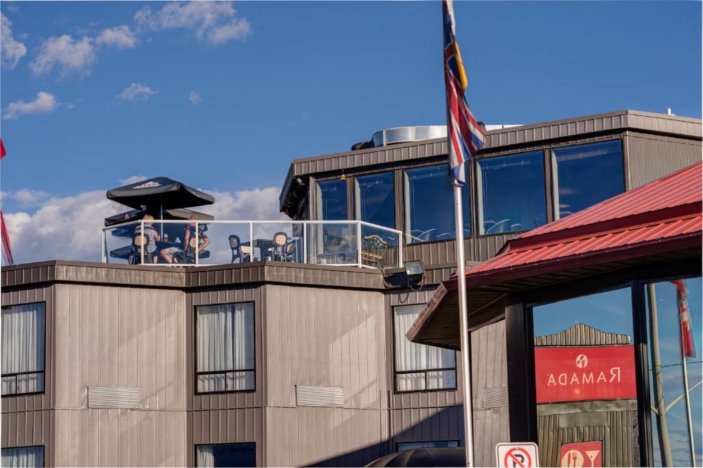 Ramada by Wyndham Kamloops photo 3