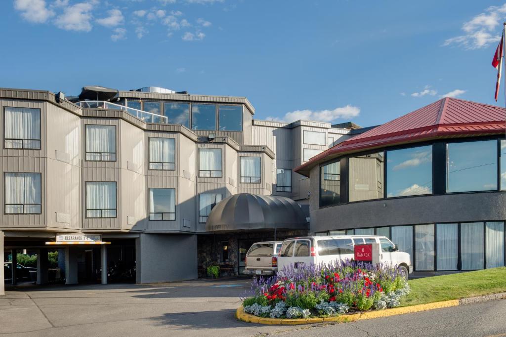 Ramada by Wyndham Kamloops photo 2