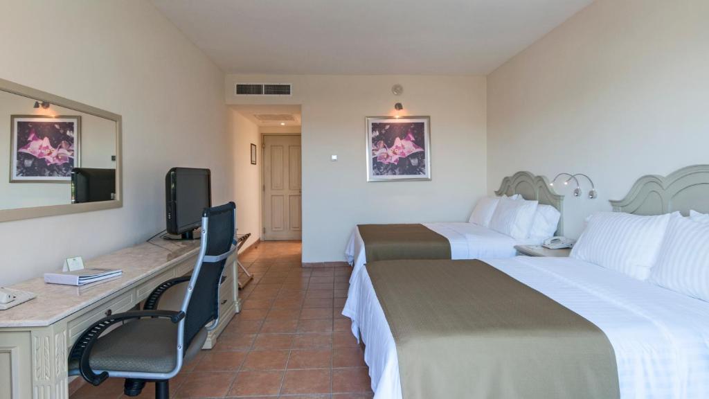 Holiday Inn Ciudad Del Carmen, an IHG Hotel photo 4