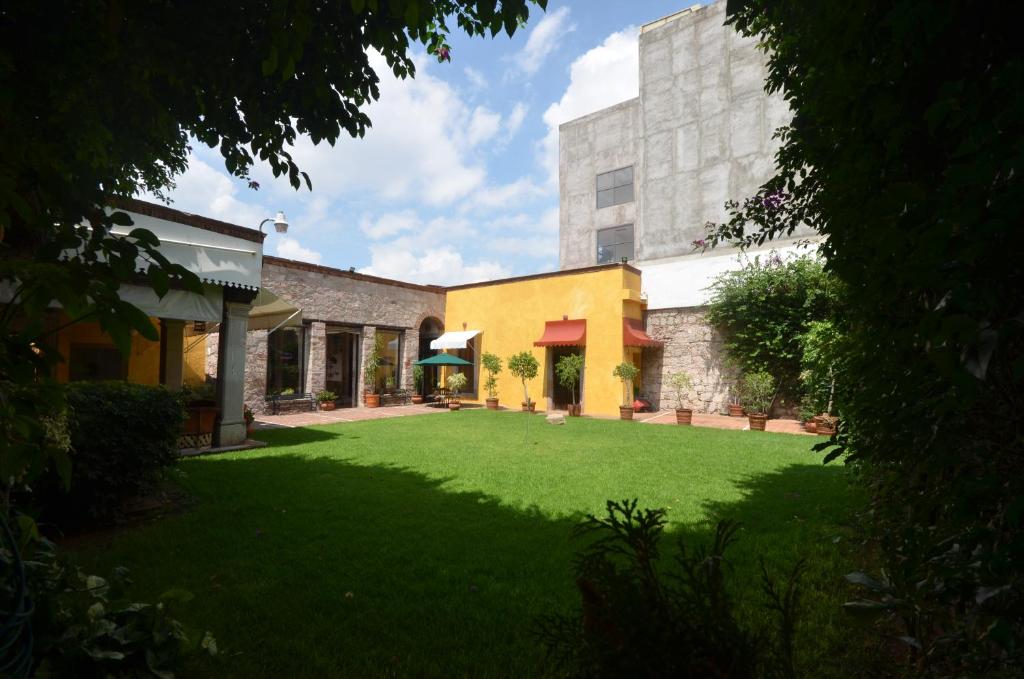 Howard Johnson by Wyndham Morelia Calle Real photo 3