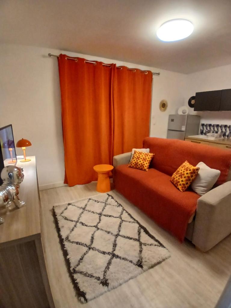 Studio POP Canet En Roussillon - Tap to explore photos