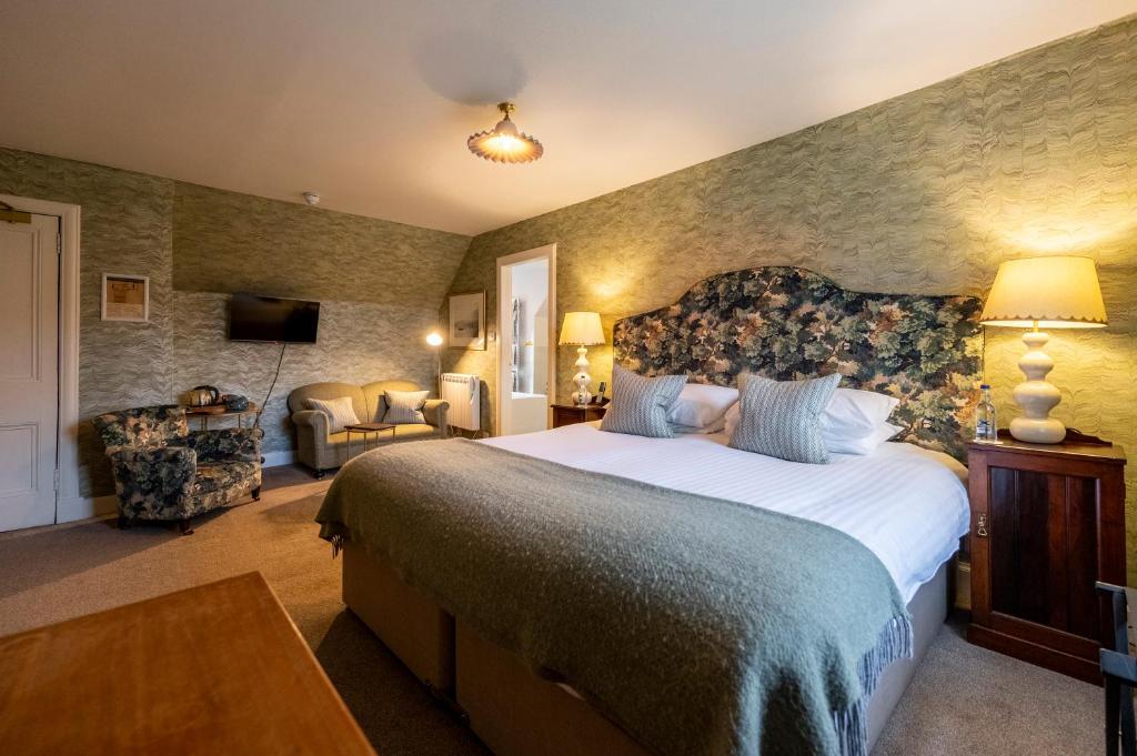 Glenfinnan House Hotel - Tap to explore photos