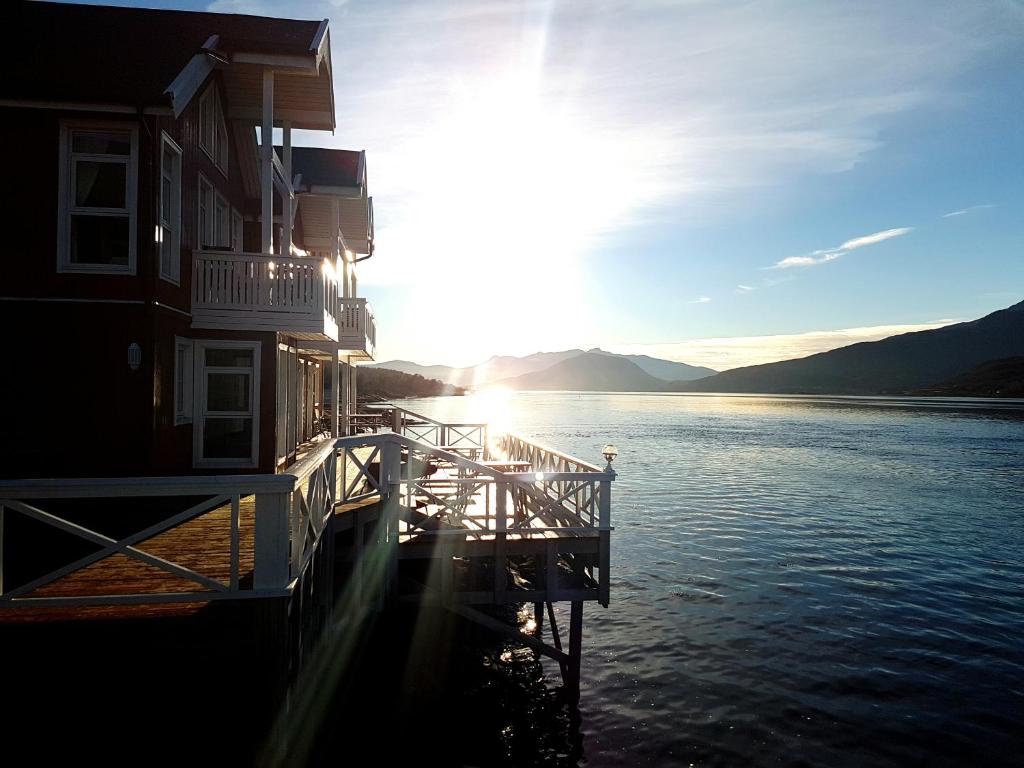 Tjeldsundbrua Maritim photo 2