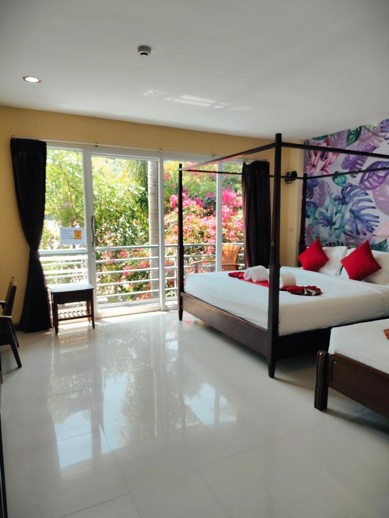 Phi Phi Maiyada Resort Room Type - Comfort Triple Room