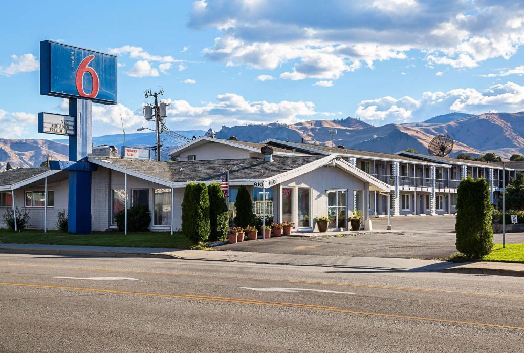 Motel 6 Wenatchee, WA image