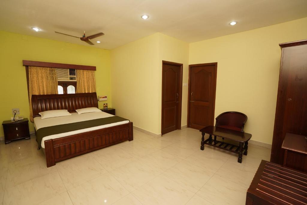 Двухместный (Двухместный номер Делюкс с 1 кроватью), Lloyds Guest House, Krishna Street, T. Nagar