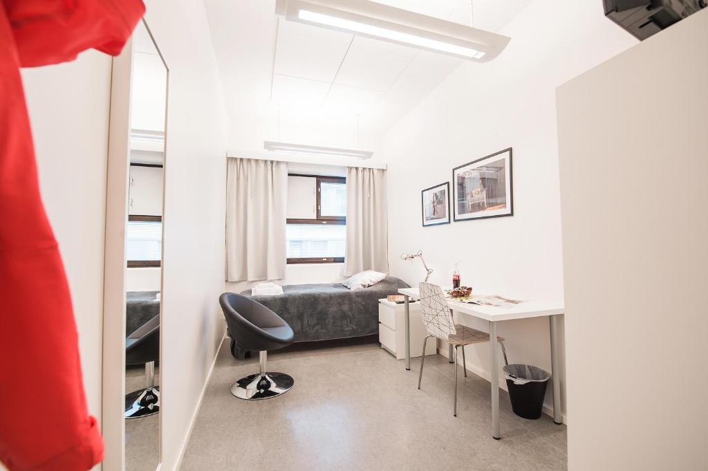 Одноместный (Одноместный номер с общей ванной комнатой), Forenom Hostel Helsinki Pitäjänmäki