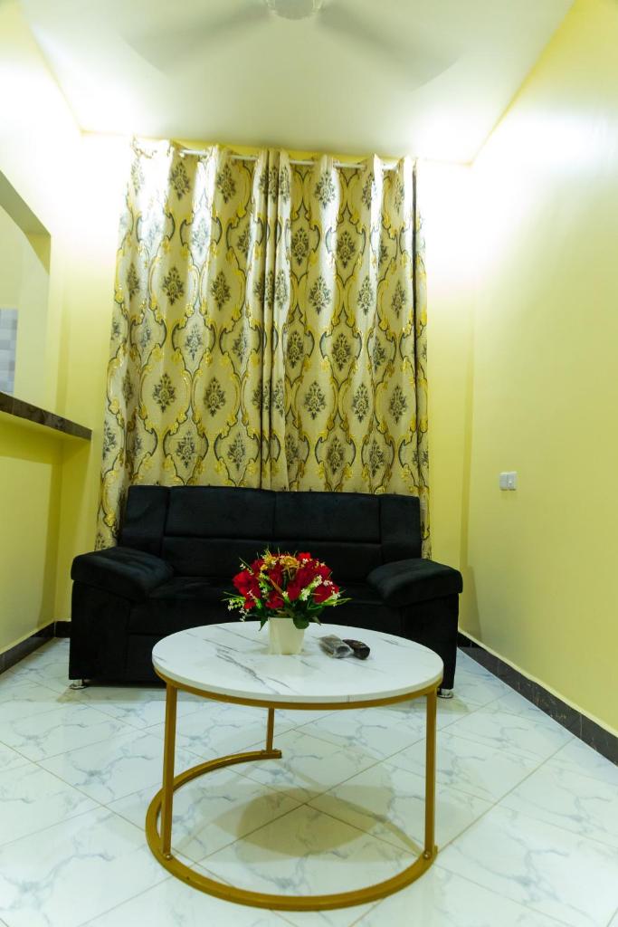 Lavish Homestay - Tap to explore photos