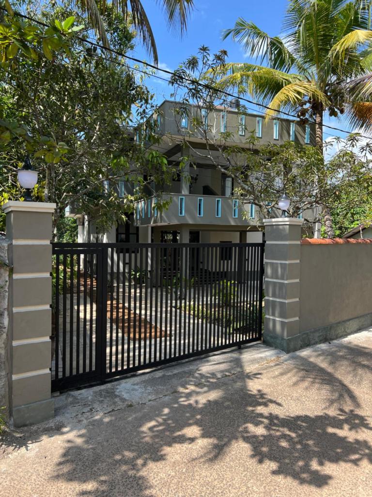 Belgi Guest House - Tap to explore photos
