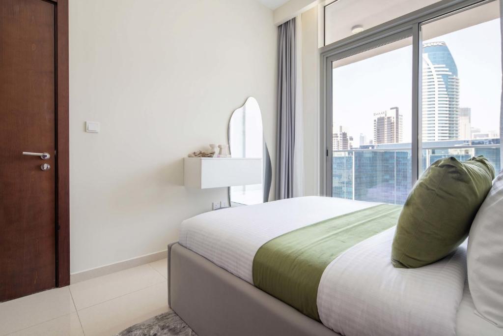 Frank Porter - Vera Residences - Tap to explore photos
