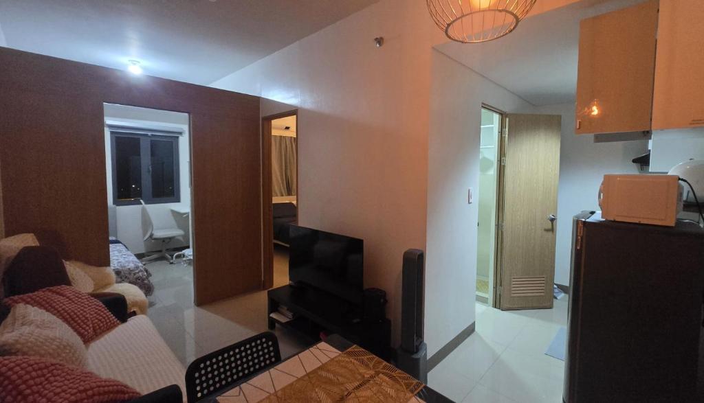 Bloom Residences Condo 2Br - Tap to explore photos
