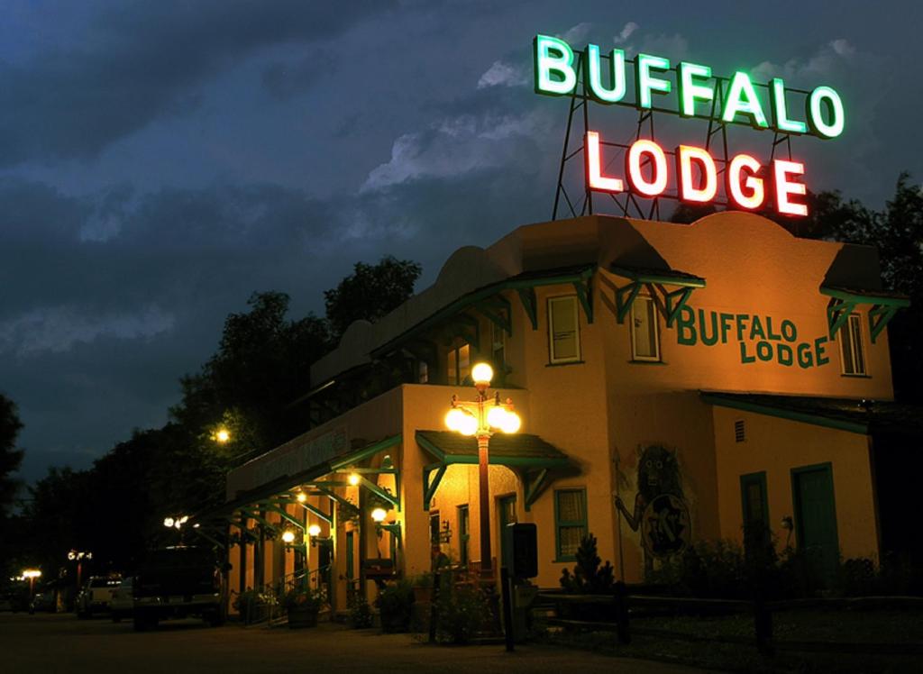 Buffalo Lodge Bicycle Resort - Amazing access to local trails & the Garden photo 1