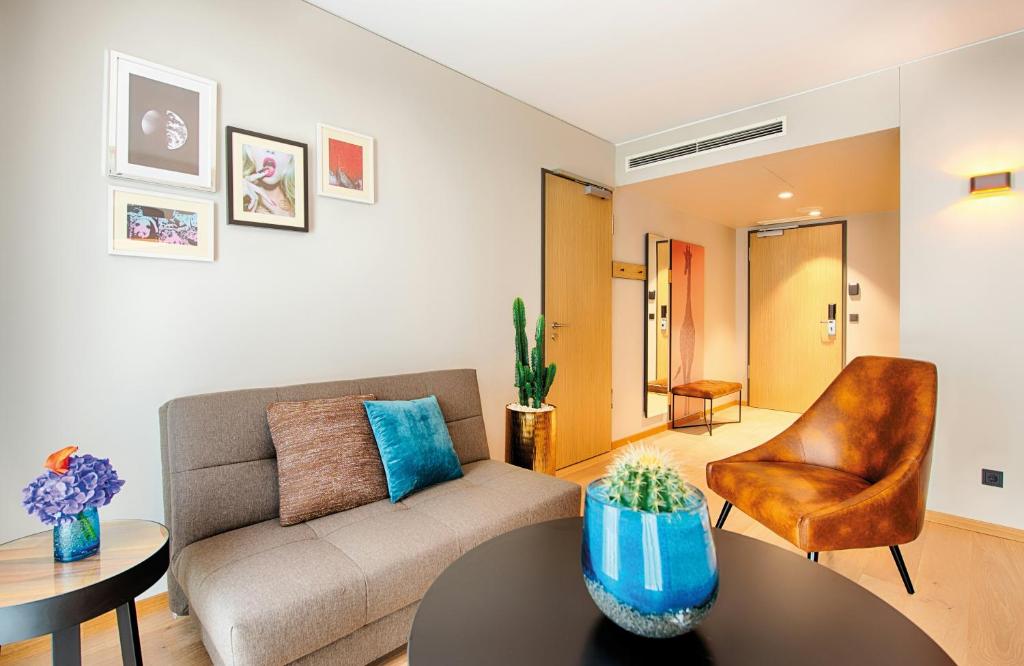 NYX Hotel Munich by Leonardo Hotels Room Type - Junior Suite Triple Room