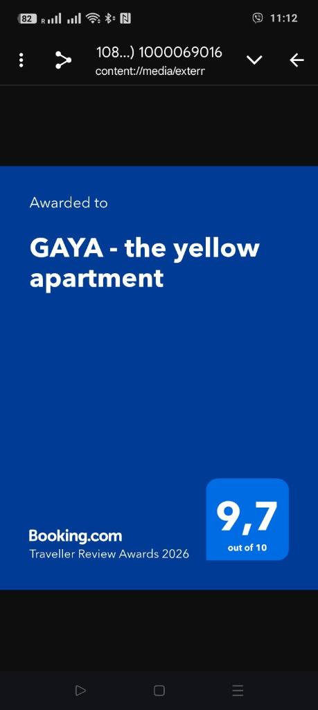 GAYA - the yellow apartment - Tap to explore photos