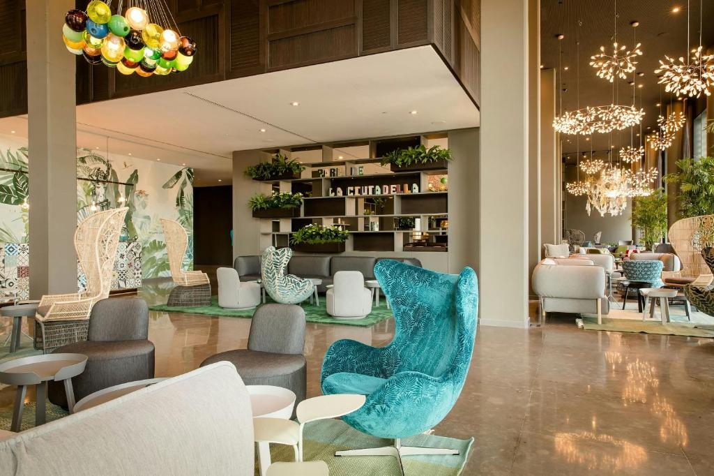 Motel One Barcelona-Ciutadella - Tap to explore photos