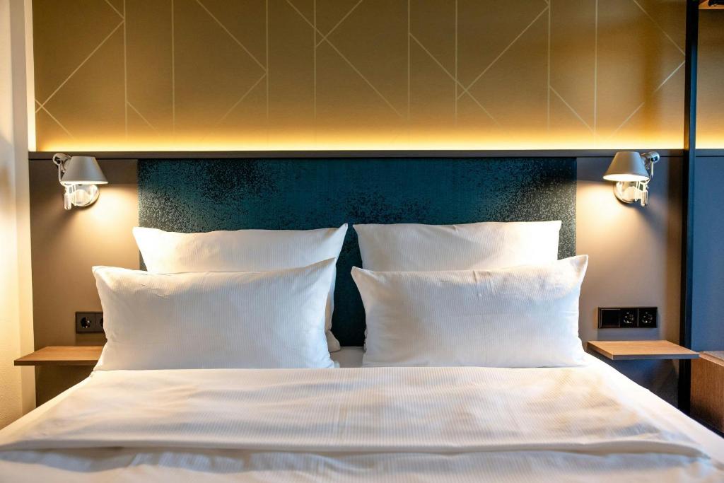 Motel One Berlin-Potsdamer Platz - Tap to explore photos